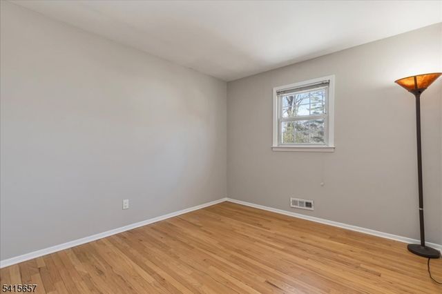 112 Crane Cir, New Providence Boro, NJ 07974