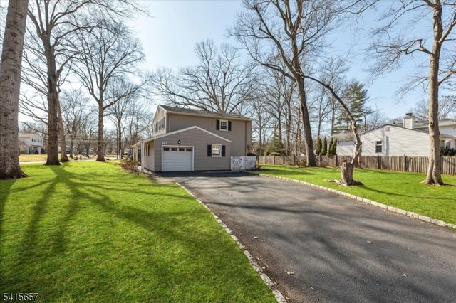 112 Crane Cir, New Providence Boro, NJ 07974