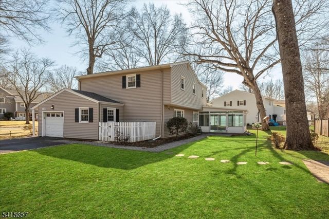 112 Crane Cir, New Providence Boro, NJ 07974