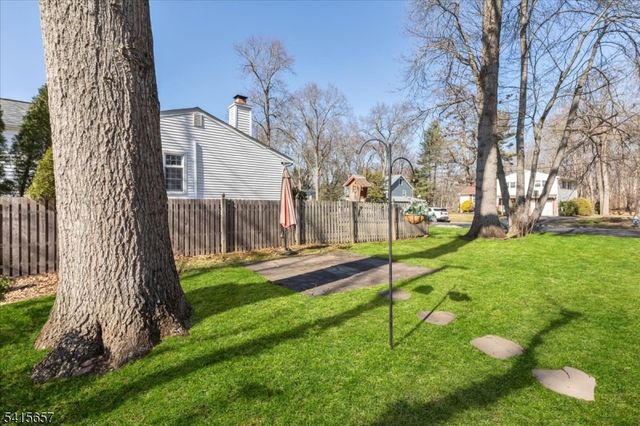 112 Crane Cir, New Providence Boro, NJ 07974