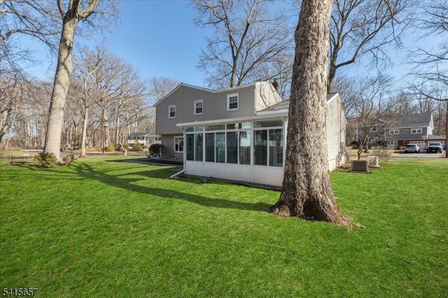 112 Crane Cir, New Providence Boro, NJ 07974