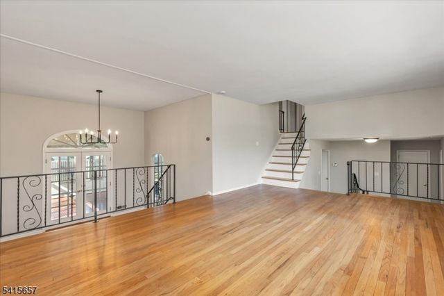 112 Crane Cir, New Providence Boro, NJ 07974