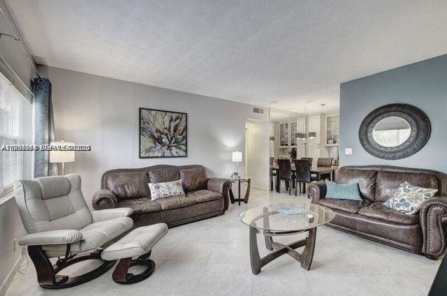 221 SE 9th Ave 112, Pompano Beach, FL 33060