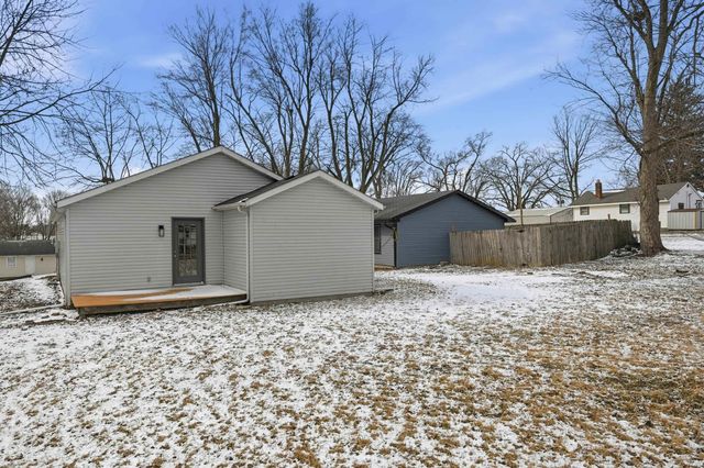 1512 E Dartmouth Avenue, Muncie, IN 47303