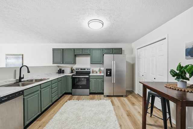 1512 E Dartmouth Avenue, Muncie, IN 47303