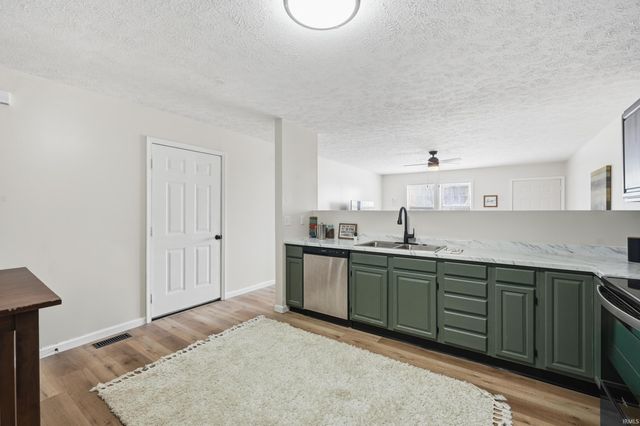 1512 E Dartmouth Avenue, Muncie, IN 47303