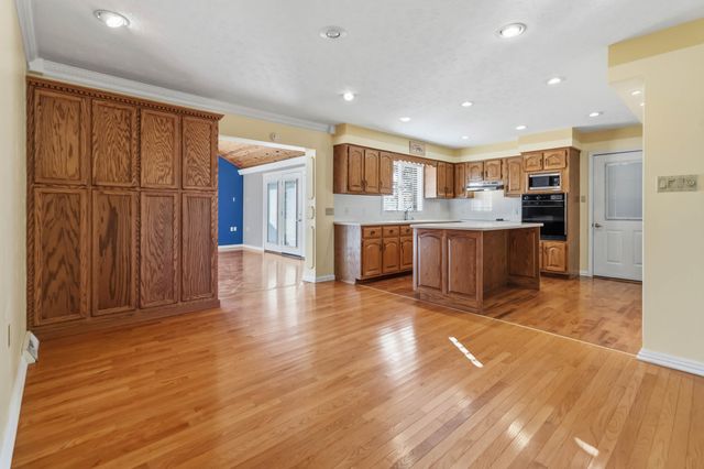 43 Farmington Avenue, Monticello, KY 42633