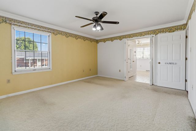 43 Farmington Avenue, Monticello, KY 42633