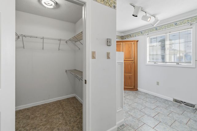 43 Farmington Avenue, Monticello, KY 42633