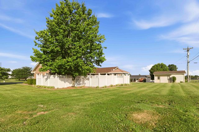 43 Farmington Avenue, Monticello, KY 42633