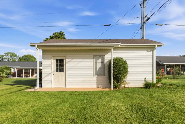 43 Farmington Avenue, Monticello, KY 42633