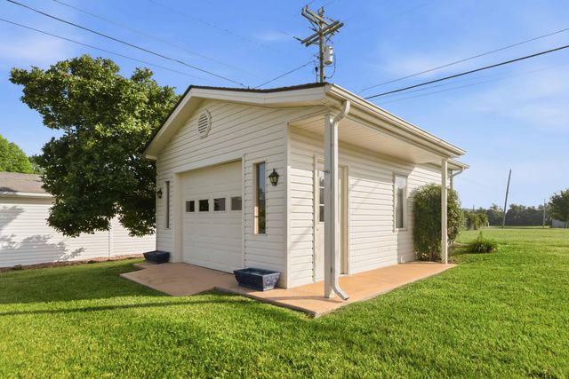 43 Farmington Avenue, Monticello, KY 42633