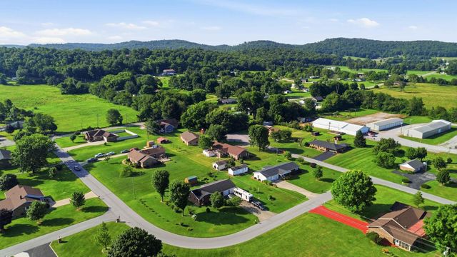 43 Farmington Avenue, Monticello, KY 42633