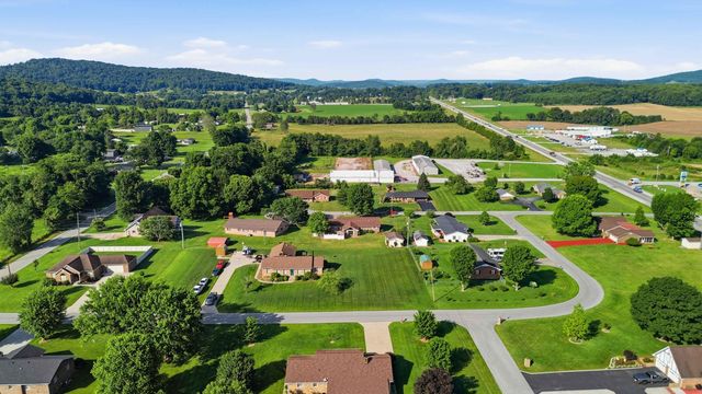 43 Farmington Avenue, Monticello, KY 42633