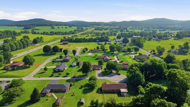 43 Farmington Avenue, Monticello, KY 42633