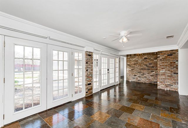 4204 Pine Park Dr, Baton Rouge, LA 70809