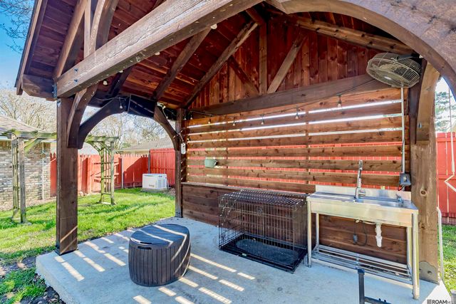 4204 Pine Park Dr, Baton Rouge, LA 70809