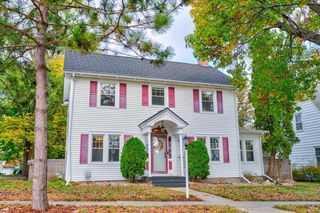 911 W Pleasant Street, Portage, WI 53901