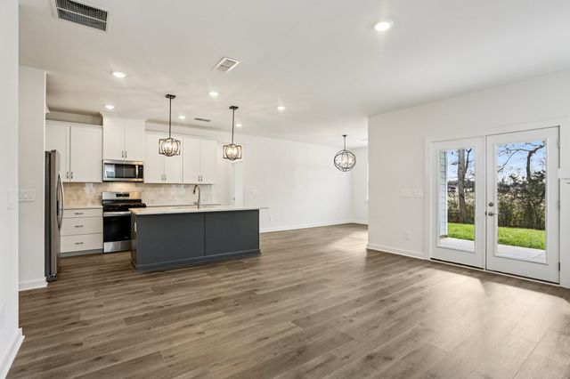 7727 Danswerk Dr, Murfreesboro, TN 37129