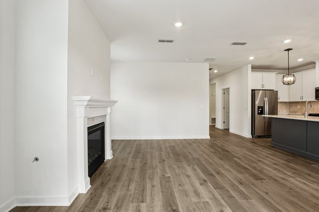 7727 Danswerk Dr, Murfreesboro, TN 37129