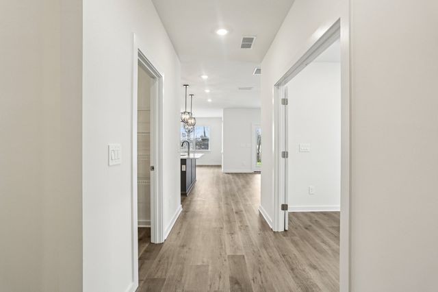 7727 Danswerk Dr, Murfreesboro, TN 37129