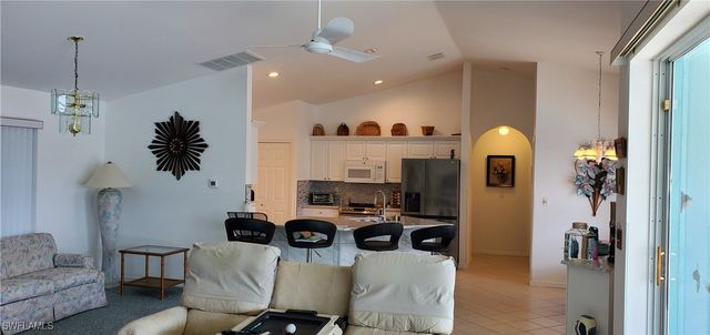 9 SE 15th AVE, Cape Coral, FL 33990