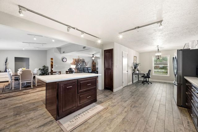 1539 Sterling Drive, Baytown, TX 77523