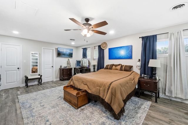 1539 Sterling Drive, Baytown, TX 77523