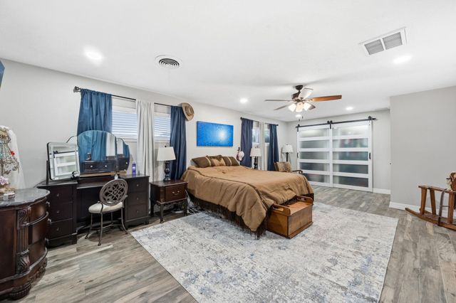 1539 Sterling Drive, Baytown, TX 77523