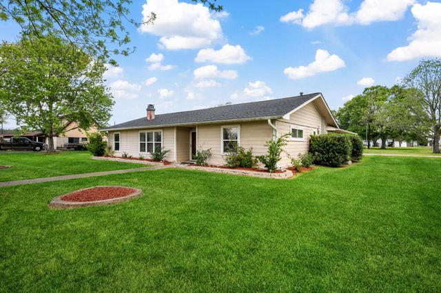 1539 Sterling Drive, Baytown, TX 77523