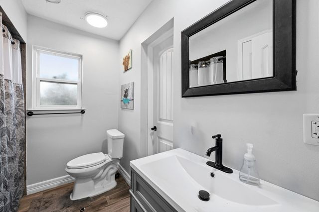 1539 Sterling Drive, Baytown, TX 77523