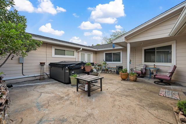 1539 Sterling Drive, Baytown, TX 77523