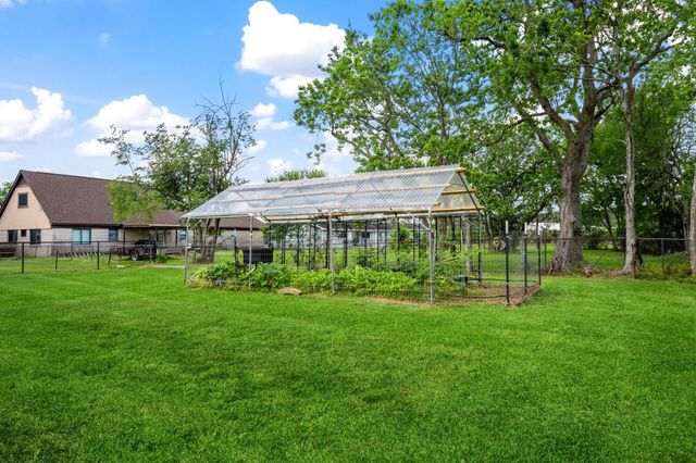 1539 Sterling Drive, Baytown, TX 77523