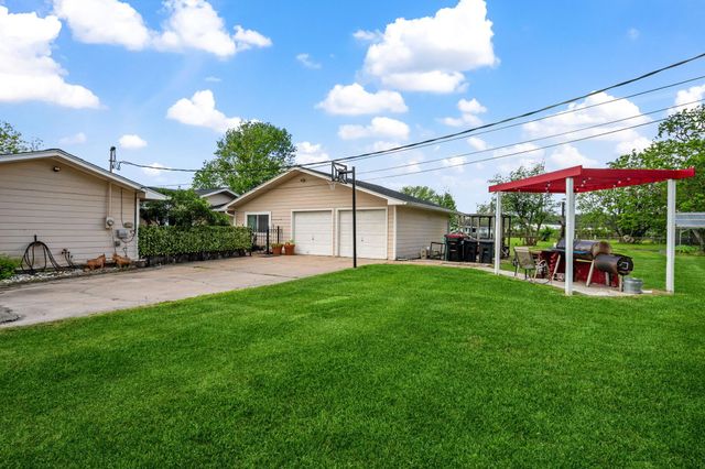 1539 Sterling Drive, Baytown, TX 77523