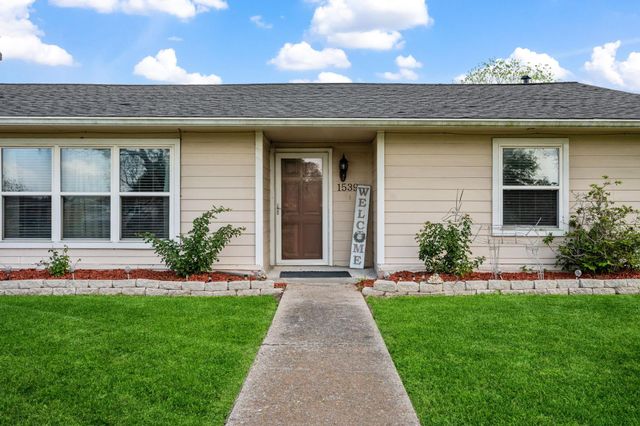 1539 Sterling Drive, Baytown, TX 77523