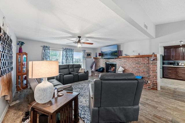 1539 Sterling Drive, Baytown, TX 77523