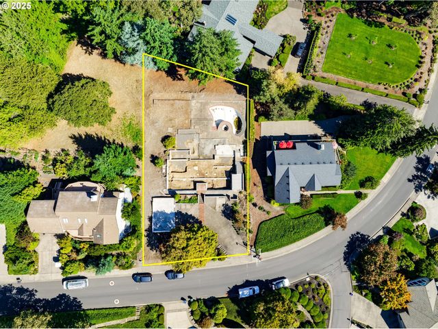 516 SPYGLASS Dr, Eugene, OR 97401