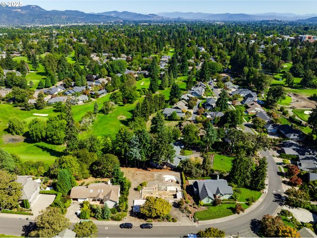 516 SPYGLASS Dr, Eugene, OR 97401