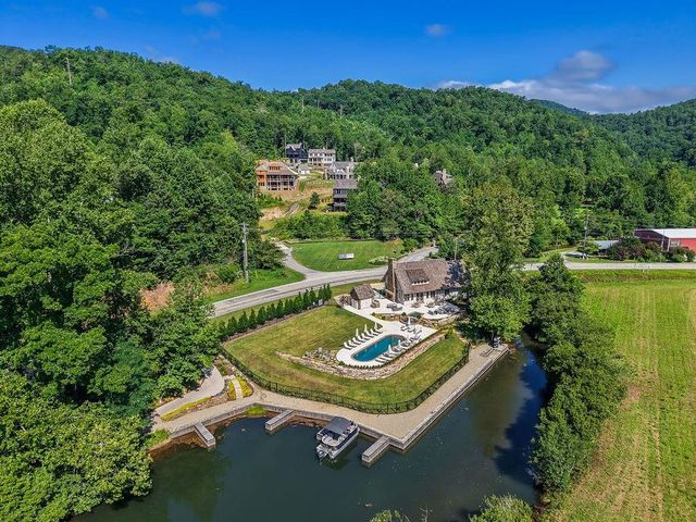80 Cove View Lane, Clarkesville, GA 30523