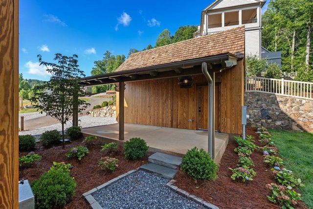 80 Cove View Lane, Clarkesville, GA 30523