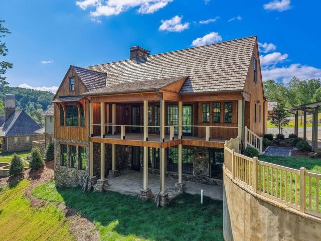80 Cove View Lane, Clarkesville, GA 30523