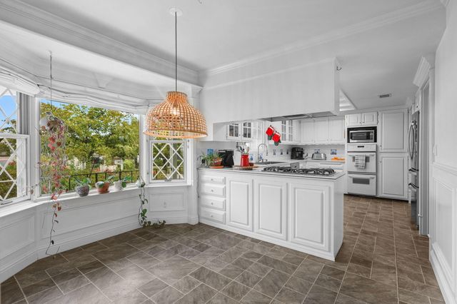 3330 Scenic Drive, Redding, CA 96001