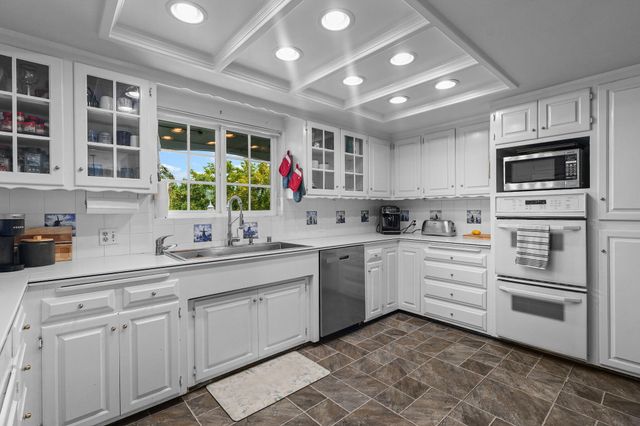 3330 Scenic Drive, Redding, CA 96001