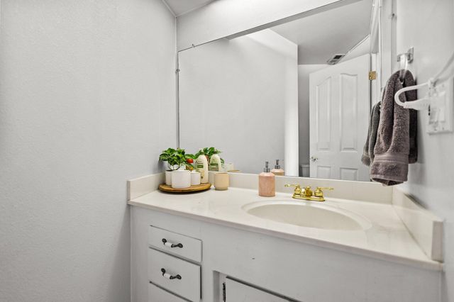 3330 Scenic Drive, Redding, CA 96001