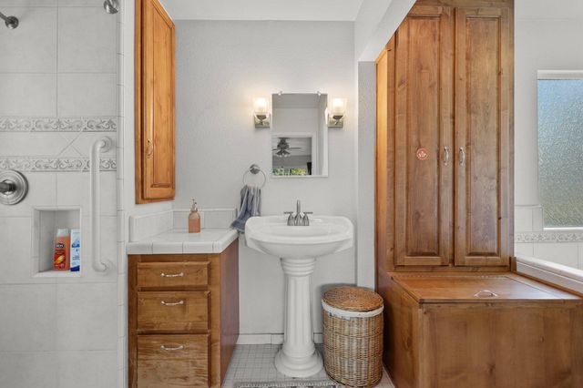 3330 Scenic Drive, Redding, CA 96001