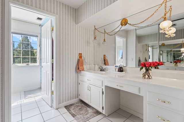 3330 Scenic Drive, Redding, CA 96001