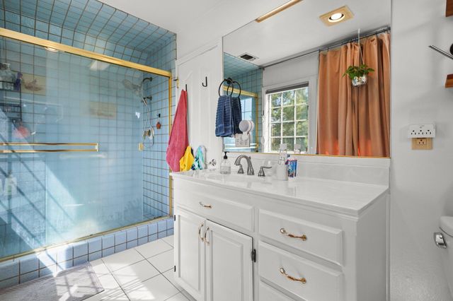 3330 Scenic Drive, Redding, CA 96001