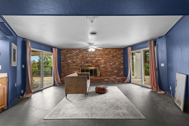 3330 Scenic Drive, Redding, CA 96001