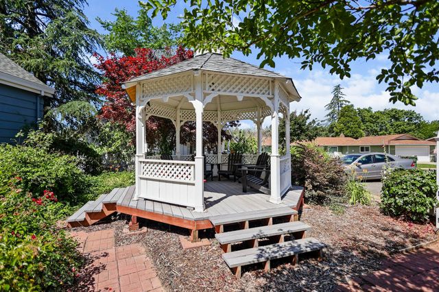 3330 Scenic Drive, Redding, CA 96001