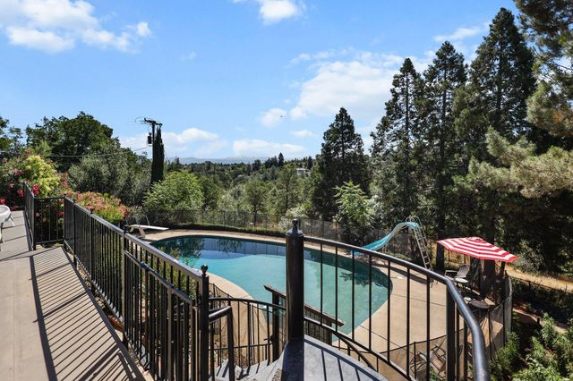 3330 Scenic Drive, Redding, CA 96001